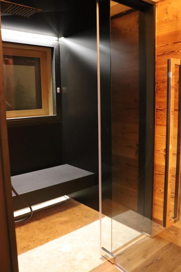 Hotel Ciasa Lorenzi Cortina dʼAmpezzo Eksteriør billede