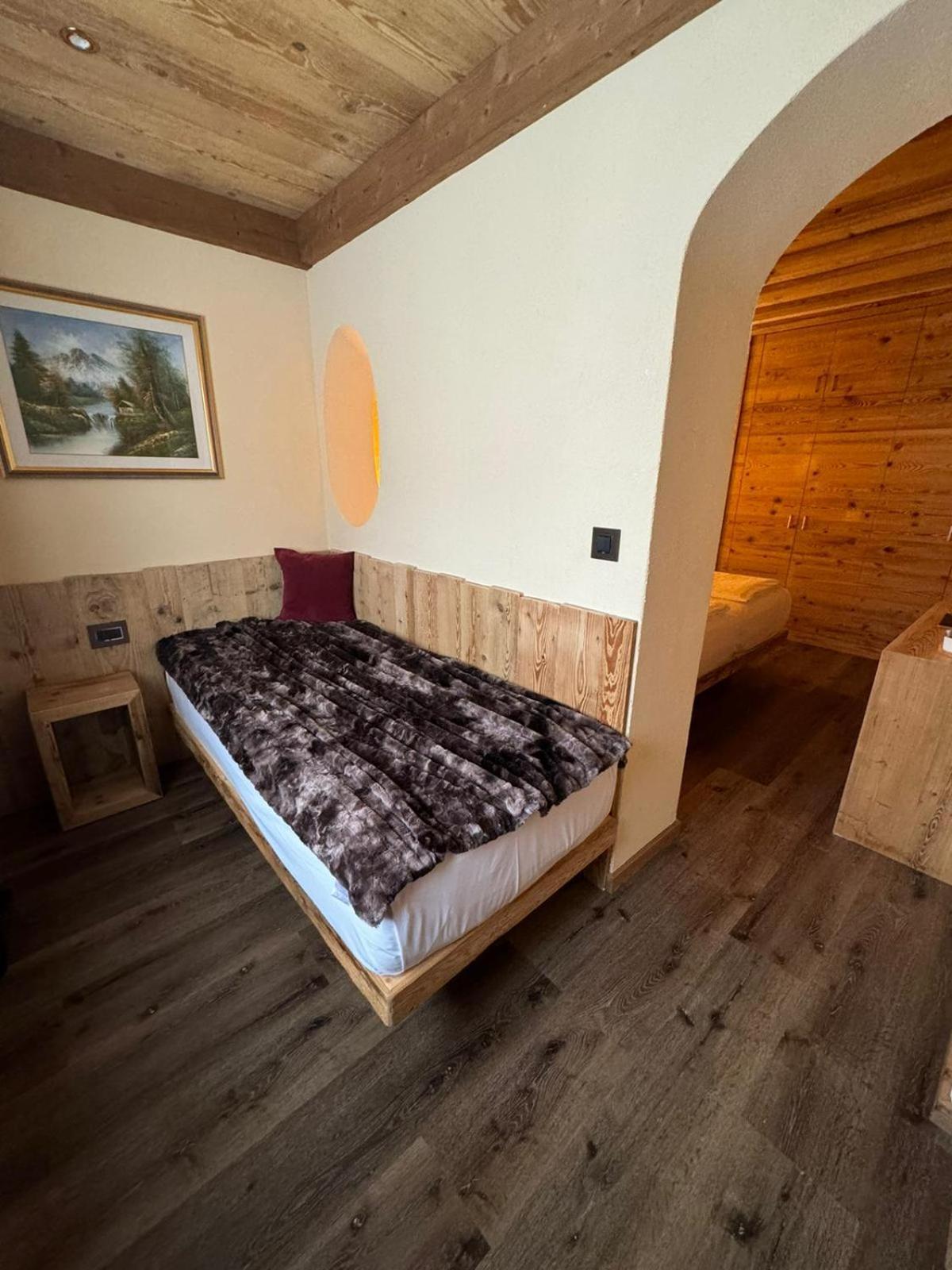 Hotel Ciasa Lorenzi Cortina dʼAmpezzo Eksteriør billede