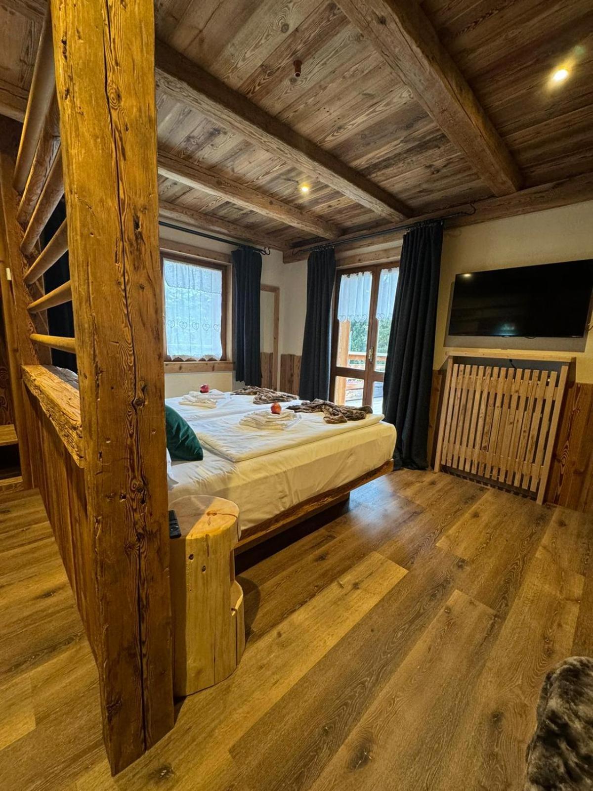 Hotel Ciasa Lorenzi Cortina dʼAmpezzo Eksteriør billede