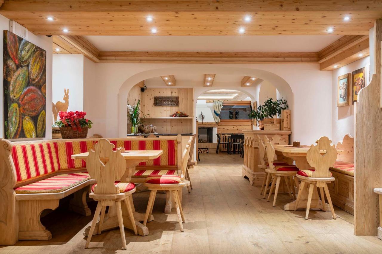 Hotel Ciasa Lorenzi Cortina dʼAmpezzo Eksteriør billede